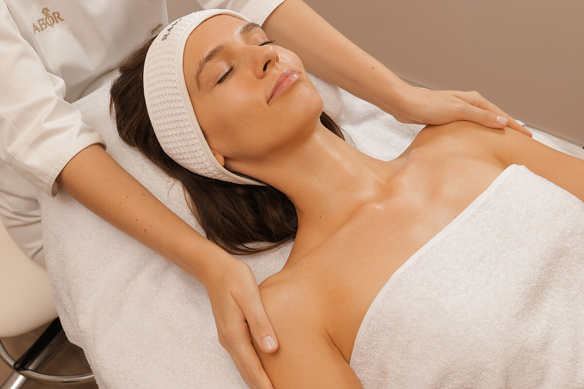 УХОД ДЛЯ ПРОБЛЕМНОЙ И ЖИРНОЙ КОЖИ