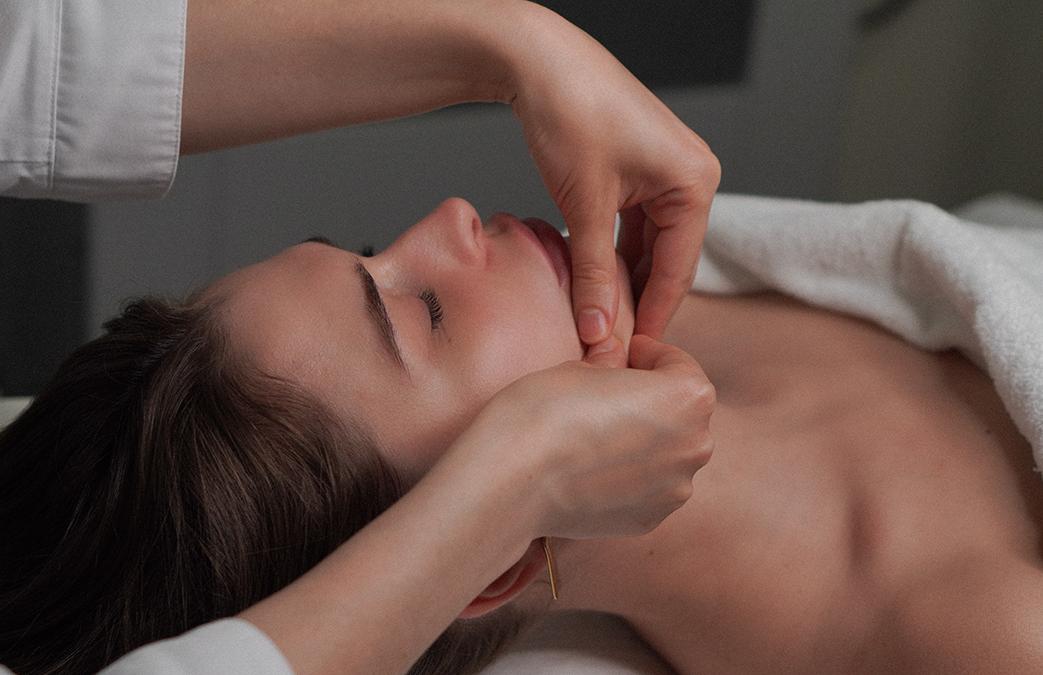 Скульптурно-буккальный массаж для лица