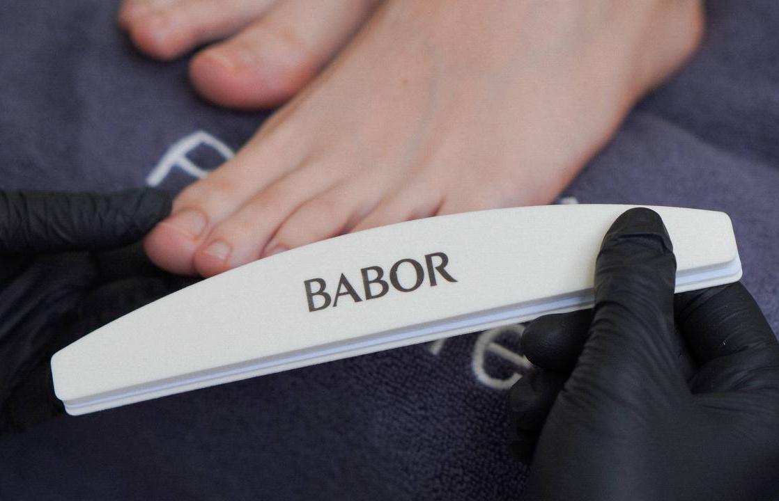 Педикюр женский